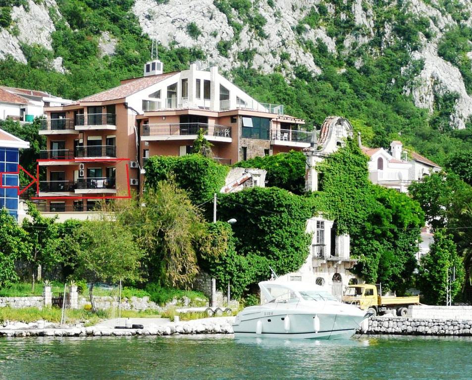 Apartments Coral Kotor Exteriör bild