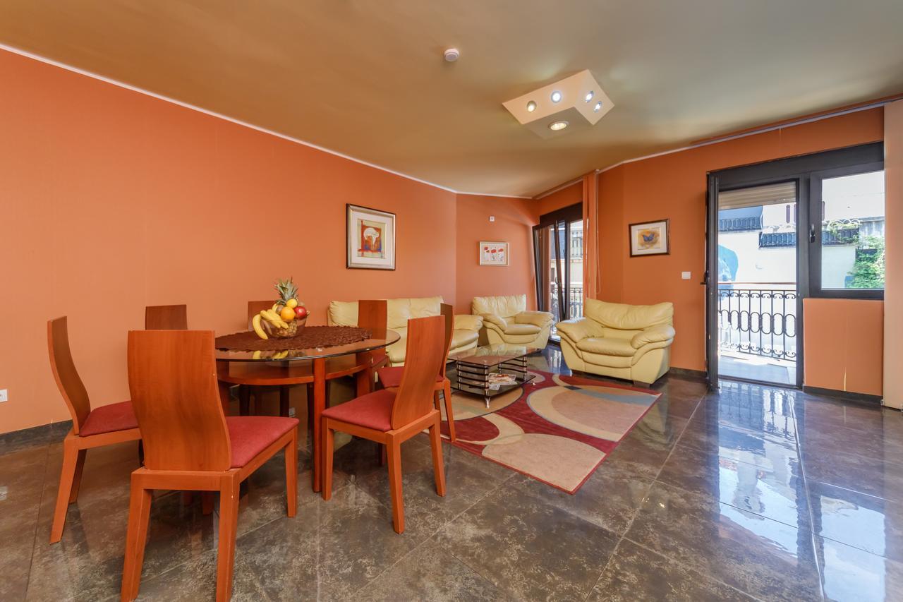 Apartments Coral Kotor Exteriör bild